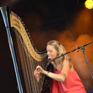 rossitza-milevska-jazz-harp-musician